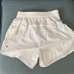 🆕 LULULEMON Sz 6 (13”waist) White Running Gym SHORTS NEW (no tag)